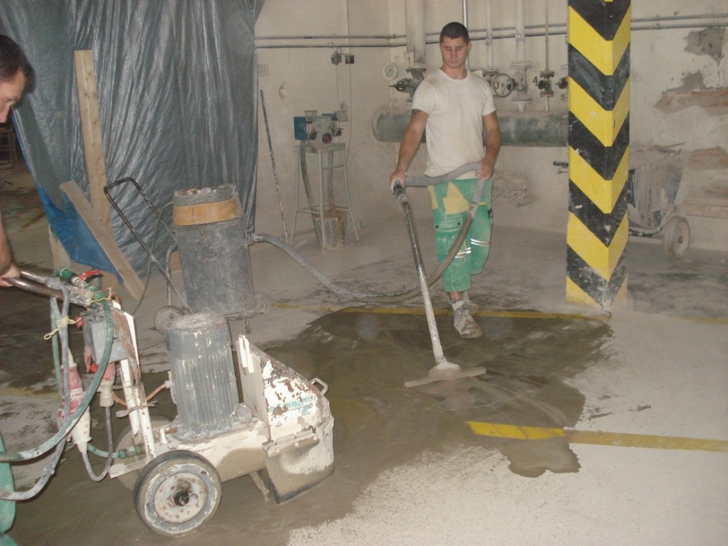 Broušení  spár průmyslové podlahy - Ideal Standard s.r.o.